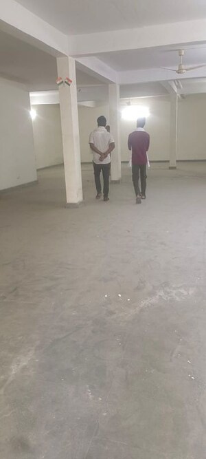 Parking in  Showroom at Indira Nagar – for Rent