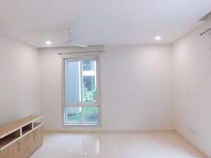 Room in 4 BHK Apartment at Lahari Jubilee Hills, Jubilee Hills – for Rent