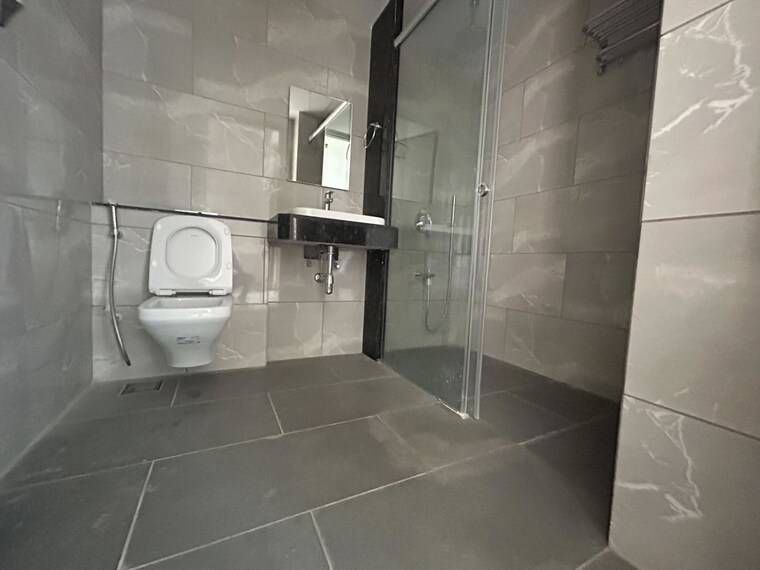 Bathroom, rustomjee-crown 4 Bedroom 1790 Sq.Ft. Apartment In Prabhadevi Mumbai 10350953