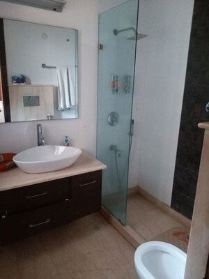 Team Area in 3 BHK Builder Floor at Panchsheel Park – for Sale
