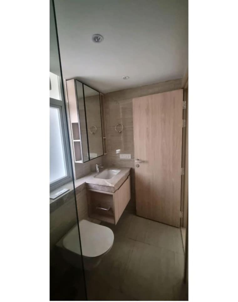 Bathroom, dlf-gardencity-enclave 3 Bedroom 1625 Sq.Ft. Builder Floor In Sector 93 Gurgaon 10350971