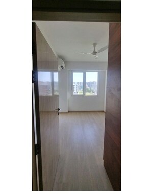 Furnished Amenities in 3 BHK Builder Floor at DLF Gardencity Enclave, Sector 93 – for Sale