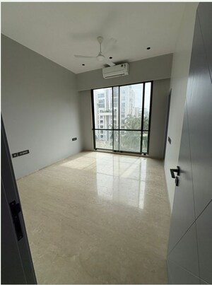 Room in 3 BHK Apartment at S Raheja New Light, Khar West – for Rent