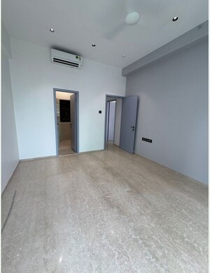Room in 3 BHK Apartment at S Raheja New Light, Khar West – for Rent