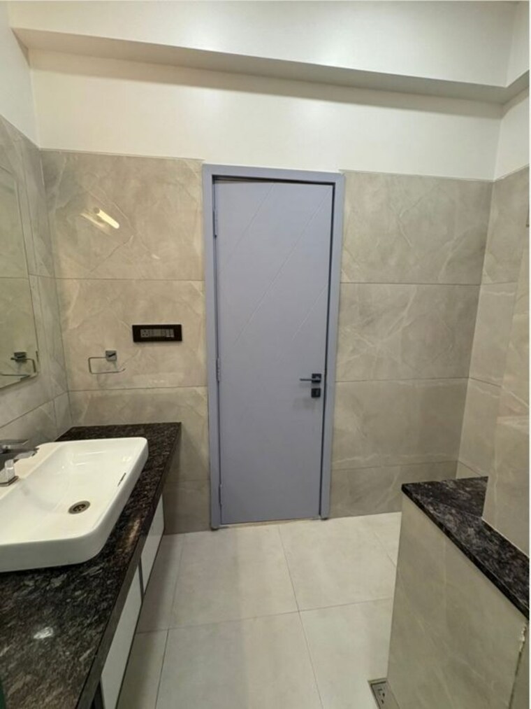 Bathroom, s-raheja-new-light 3 Bedroom 1286 Sq.Ft. Apartment In Khar West Mumbai 10350964