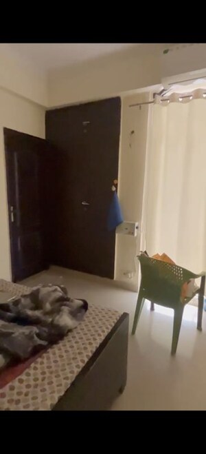 Furnished Amenities in 3 BHK Apartment at Gardenia Glory, Sector 46 – for Rent