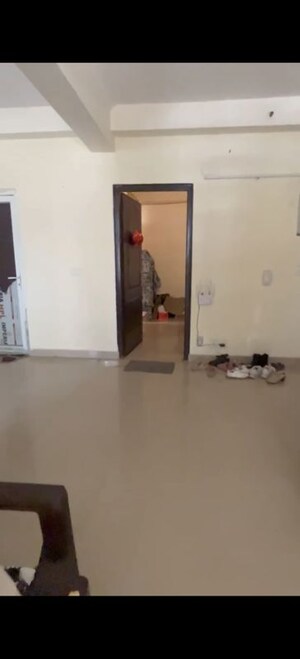 Room in 3 BHK Apartment at Gardenia Glory, Sector 46 – for Rent