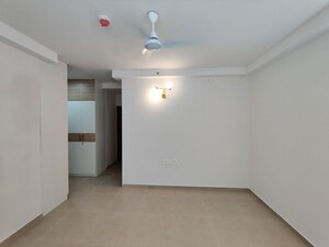 Room in 2.5 BHK Apartment at Bhartiya Nikoo Homes Phase 2, Thanisandra Main Road – for Rent