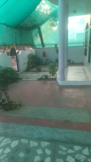 Swimming Pool in 3 BHK Independent House at Gomti Nagar – for Rent