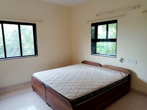 Bedroom in 2 BHK Apartment at Sunaina Apartments Santacruz, Santacruz West – for Rent