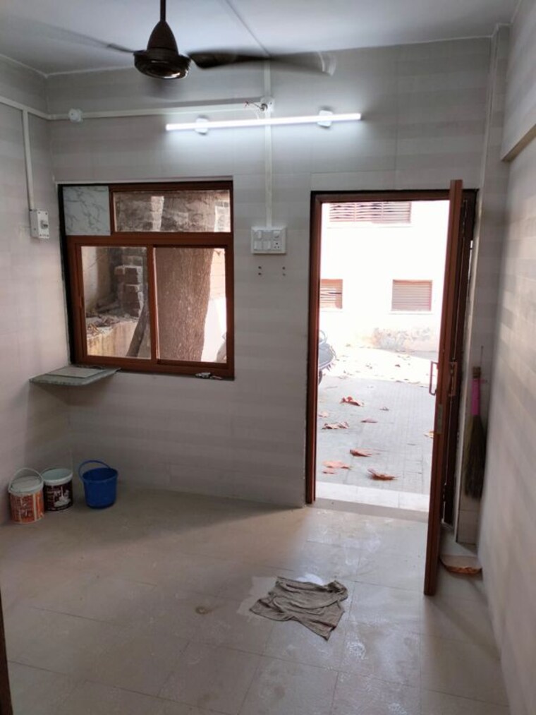 Room, ahilya-chs-panch-pakhdi Commercial Office Space 175 Sq.Ft. In Panch Pakhadi Thane 10351154
