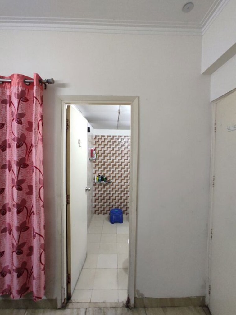 Bathroom, gaur-14th-avenue-high-street 2 Bedroom 1040 Sq.Ft. Apartment In Sector 16c Greater Noida Greater Noida 10351173
