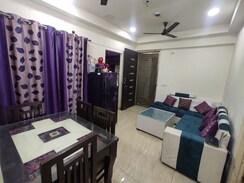 2 BHK Apartment For Rent in Gaur 14th Avenue High Street