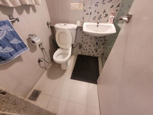 Bathroom in 4 BHK Villa at Ashok Nagar – for Rent