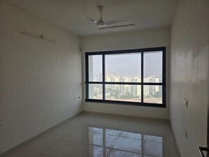 Room in 5 BHK Apartment at Kalpataru Magnus, Bandra East – for Rent