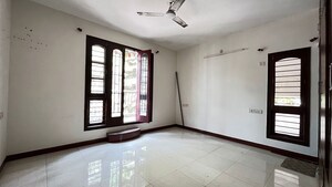 Room in 2 BHK Builder Floor at Agara – for Rent