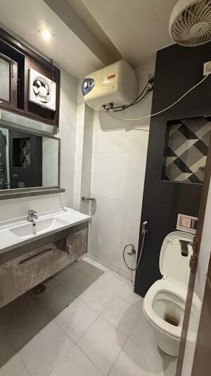 Bathroom in 3 BHK Builder Floor at Greater Kailash Part 3 – for Rent