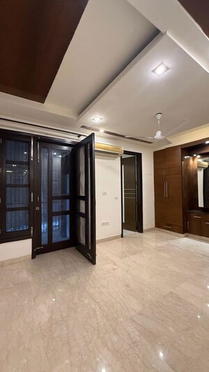 Bedroom in 3 BHK Builder Floor at Greater Kailash Part 3 – for Rent