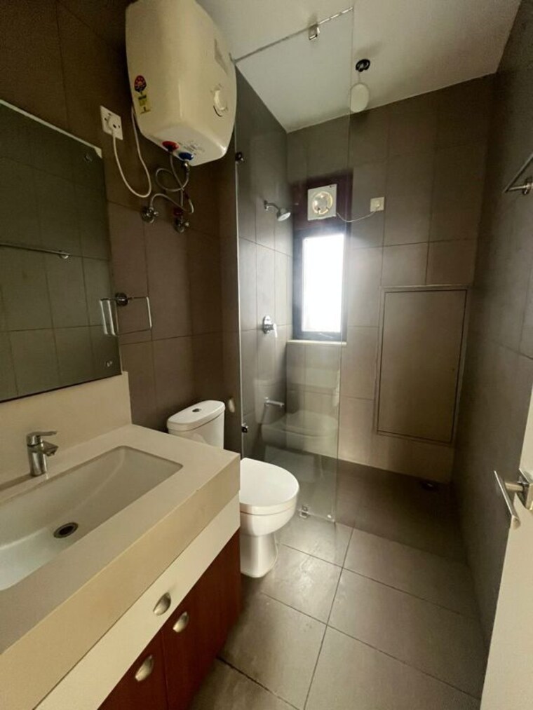 Bathroom, ireo-skyon 2 Bedroom 1536 Sq.Ft. Apartment In Sector 60 Gurgaon 10351259