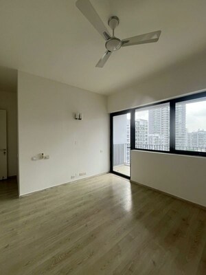 Room in 2 BHK Apartment at Ireo Skyon, Sector 60 – for Sale