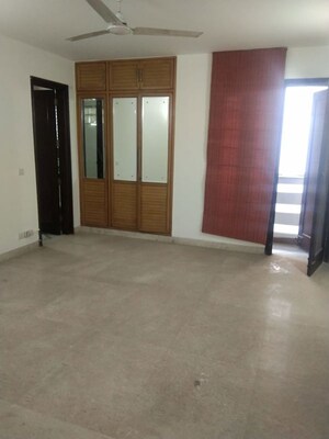 Room in 4 BHK Builder Floor at Panchsheel Park – for Sale