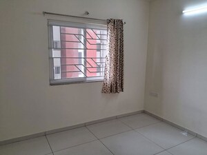 Room in 2 BHK Apartment at Kamgar Putala Vasahat – for Sale