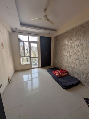 Room in 3 BHK Apartment at Ajnara Grand Heritage, Sector 74 – for Rent