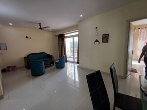 Team Area in 2 BHK Apartment at Nagla Road – for Rent