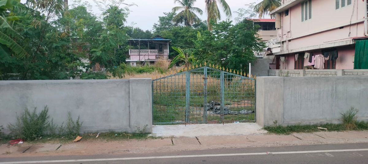 Plot For Sale in Kuttanellur