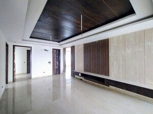 Room in 4 BHK Builder Floor at Sector 28 – for Sale