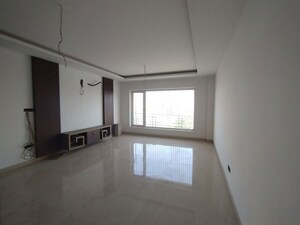 Room in 4 BHK Builder Floor at Sector 28 – for Sale