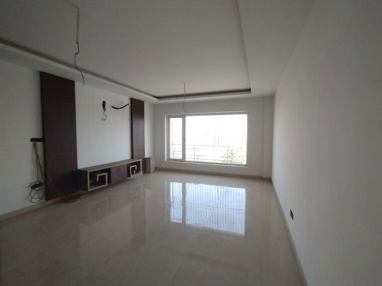 Room, sector 28 4 Bedroom 350 Sq.Yd. Builder Floor In Sector 28 Faridabad 10351417