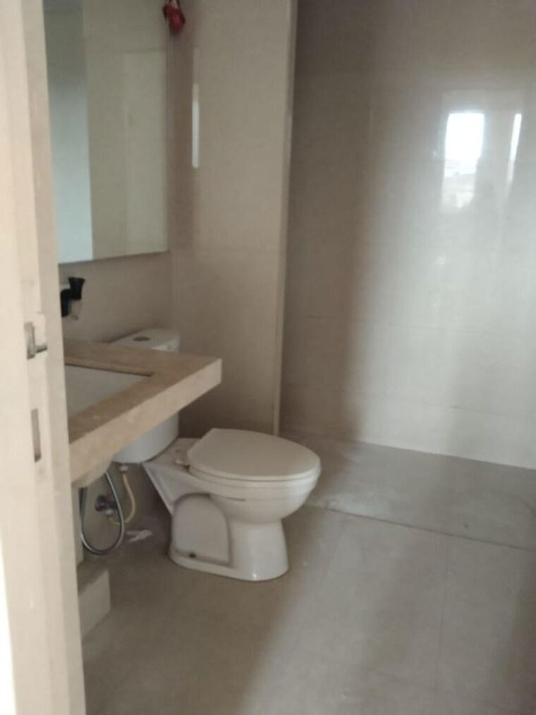 Bathroom, hiranandani-estate-rodas-enclave 3 Bedroom 1250 Sq.Ft. Apartment In Ghodbunder Road Thane 10351407