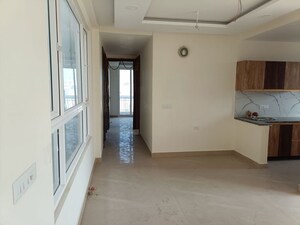 Room in 3 BHK Apartment at Grah Enclave, Arjunganj – for Rent