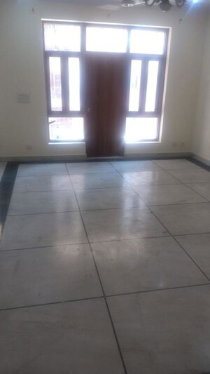 Room in 3 BHK Apartment at Sector 47 – for Rent