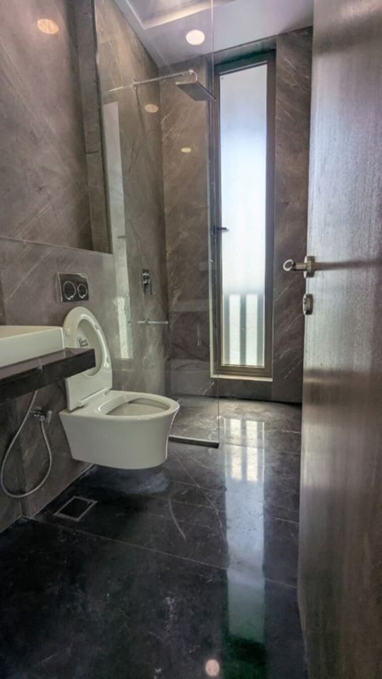 Bathroom, prestige-jasdan-classic 4 Bedroom 1900 Sq.Ft. Apartment In Mahalaxmi Mumbai 10346080