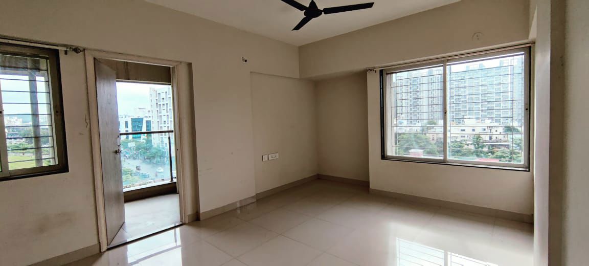 2 BHK + Servant Room Apartment For Sale in Brahma Vantage B