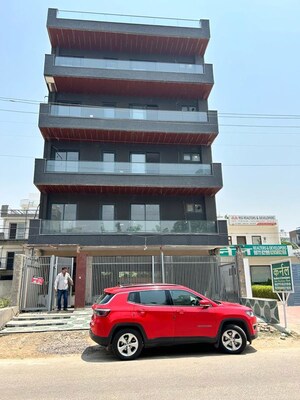 4 BHK Builder Floor For Sale in Sector 57