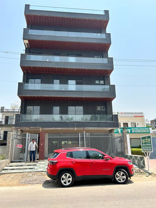 4 BHK Builder Floor For Sale in Sector 57