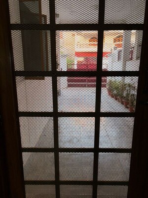 Room in 4 BHK Independent House at Vipul Khand – for Sale