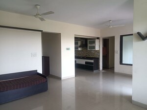 Room in 3 BHK Apartment at Kamgar Putala Vasahat – for Rent