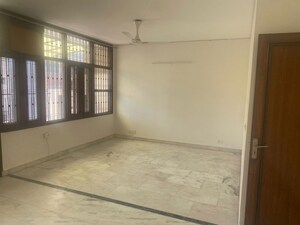3 BHK Builder Floor For Rent in Kailash Colony