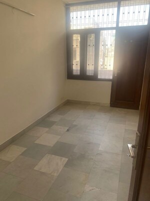 Room in 3 BHK Builder Floor at Kailash Colony – for Rent