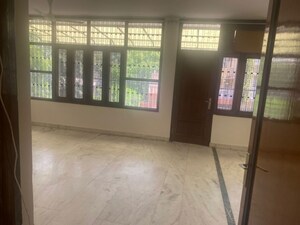 Room in 3 BHK Builder Floor at Kailash Colony – for Rent