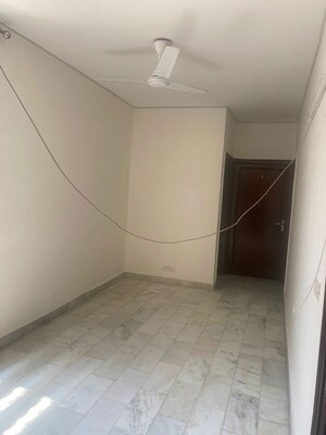 Room in 3 BHK Builder Floor at Kailash Colony – for Rent