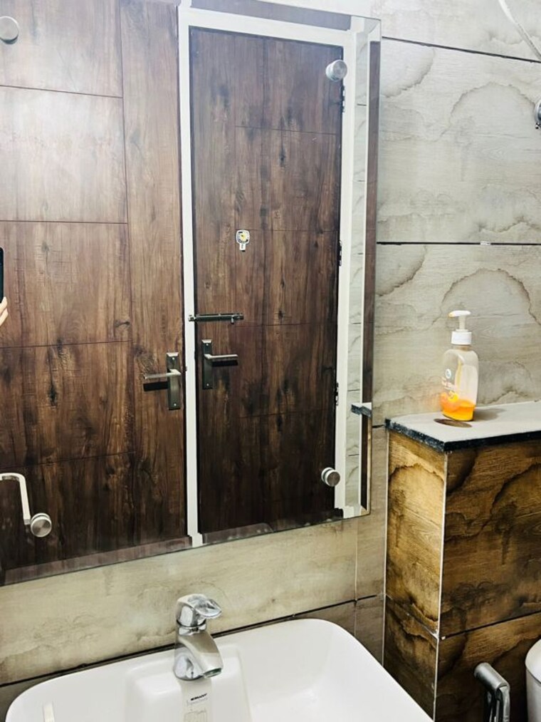 Bathroom, lohgarh 2 Bedroom 1250 Sq.Ft. Apartment In Lohgarh Zirakpur 10351551