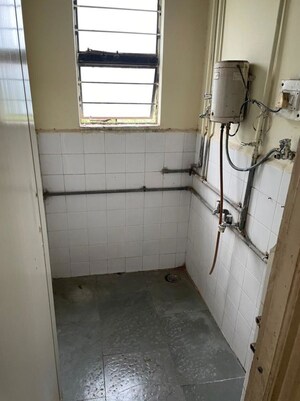 Bathroom in 1 BHK Apartment at Rambaug Colony – for Rent