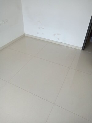 Room in 2 BHK Apartment at Runwal The Central Park, Chinchwad – for Rent