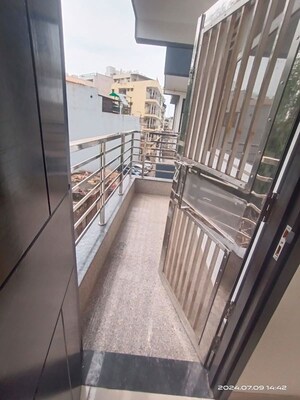 Balcony in 2 BHK Builder Floor at Vasant Kunj – for Rent