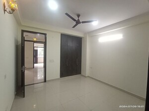 Room in 2 BHK Builder Floor at Vasant Kunj – for Rent